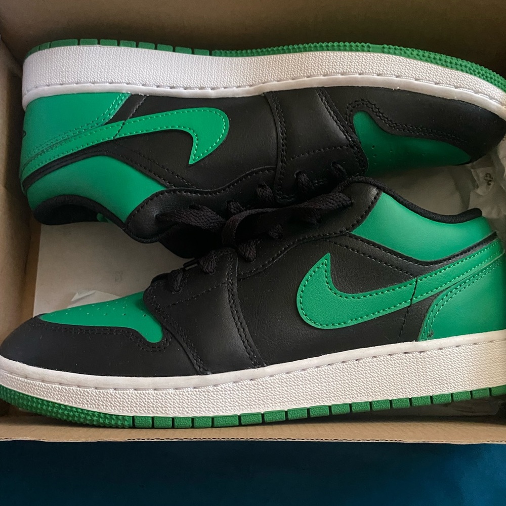 Jordan Air 1 Low Black and Lucky Green